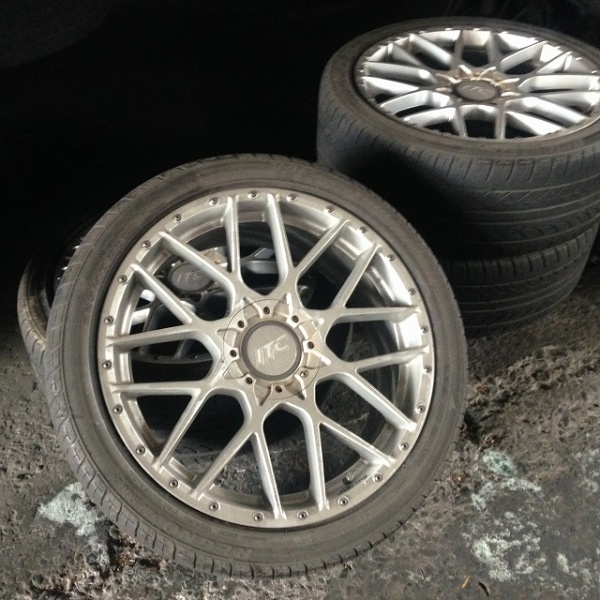 中古アルミホイール18×7.5Jお売りします。