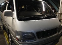 島田市　トヨタ　ハイエースワゴン　6か月点検及びスタットレスタイヤと交換