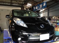 藤枝市　ニッサン　リーフ　タイヤ及びFRディスクブレーキパット持込みによる交換