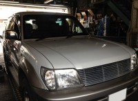 トヨタ　ランドクルーザープラド　リヤショクアブソーバー交換